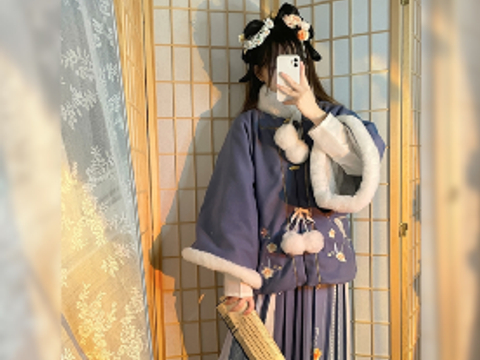 Poses To Take Photo with Hanfu