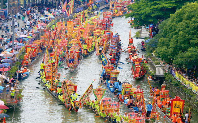 Capturing the Spirit of Qu Yuan: Exploration of the Iconic Chinese Poet