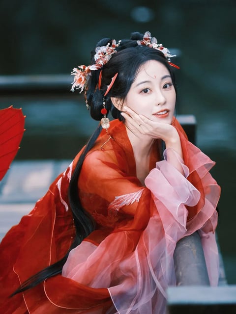 Exploring the Historical Context and Makeup Trends of Huadian in Cdramas