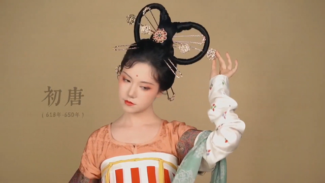 Recreating Historical Hanfu Makeup - Bloger Xiao Zhuang