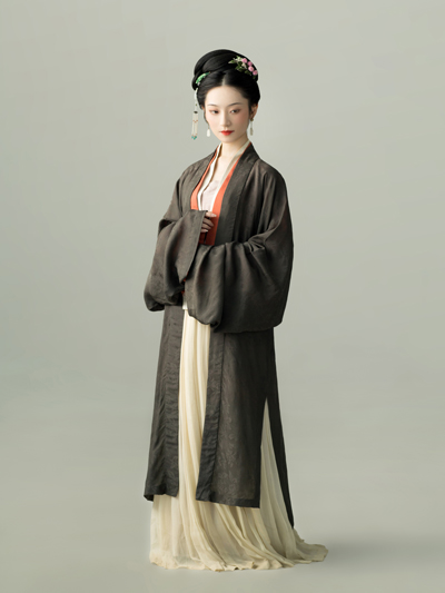 Rediscovering the Beauty of Song Dynasty Hanfu Matching