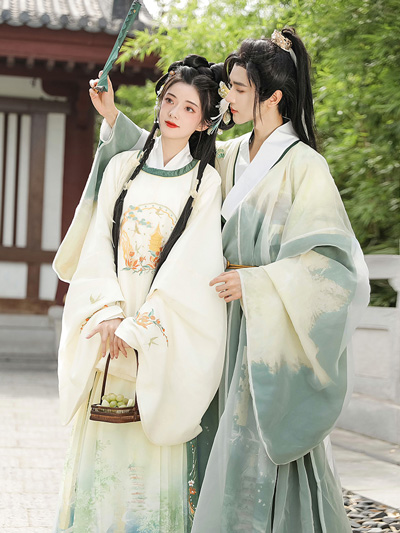 Spring into Romance: Recommended Hanfu Styles for Couples