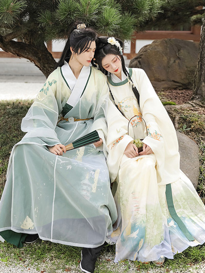 Spring into Romance: Recommended Hanfu Styles for Couples