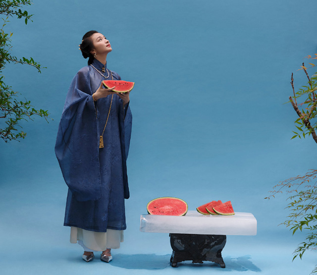 Stunning Hanfu Photography that Transports You into the Glamorous World of Ancient China